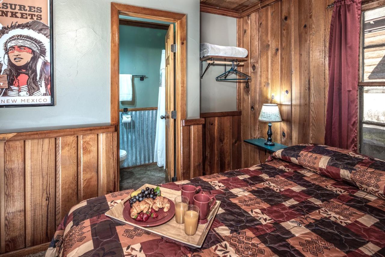 Apache Village 5, Queen Bed, Midtown, Sleeps 2 รุยโดโซ ภายนอก รูปภาพ